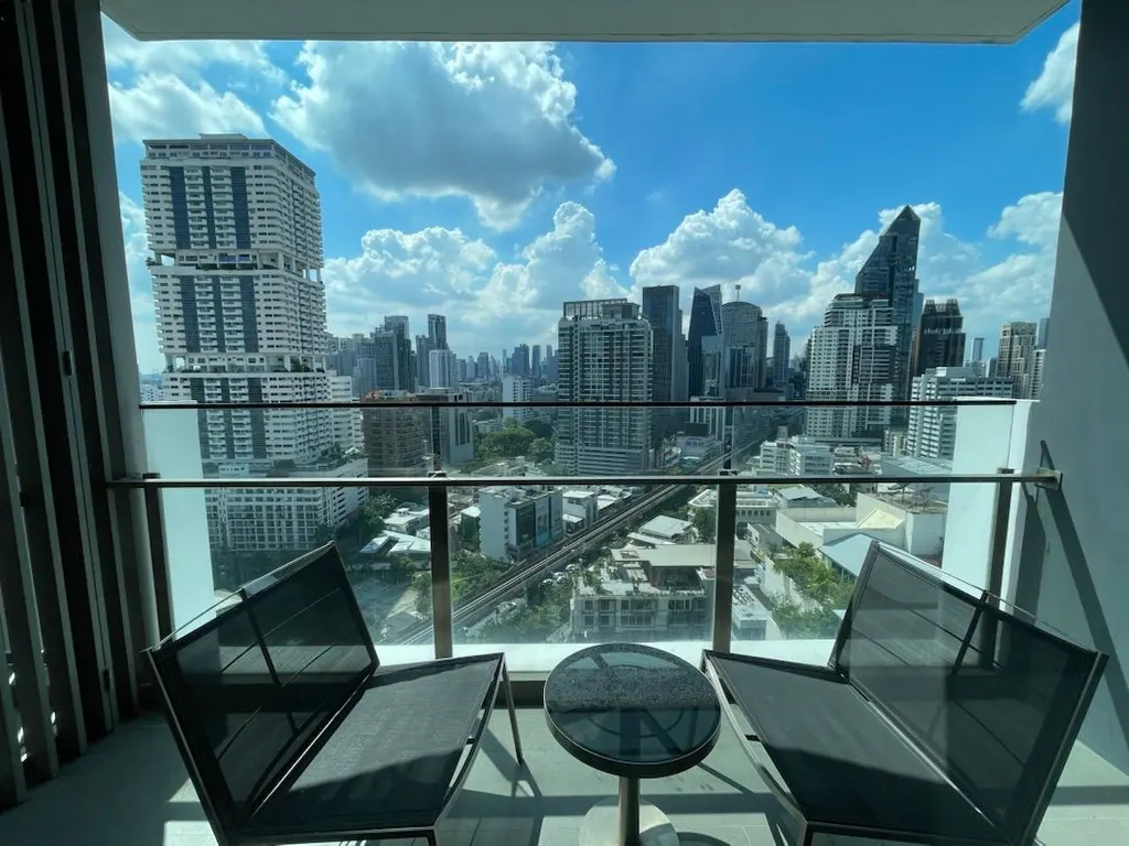Photo 2 of listing DA-3373473: 1-bedroom condo (56 sq.m.) at Aequa Sukhumvit 49 Condominium