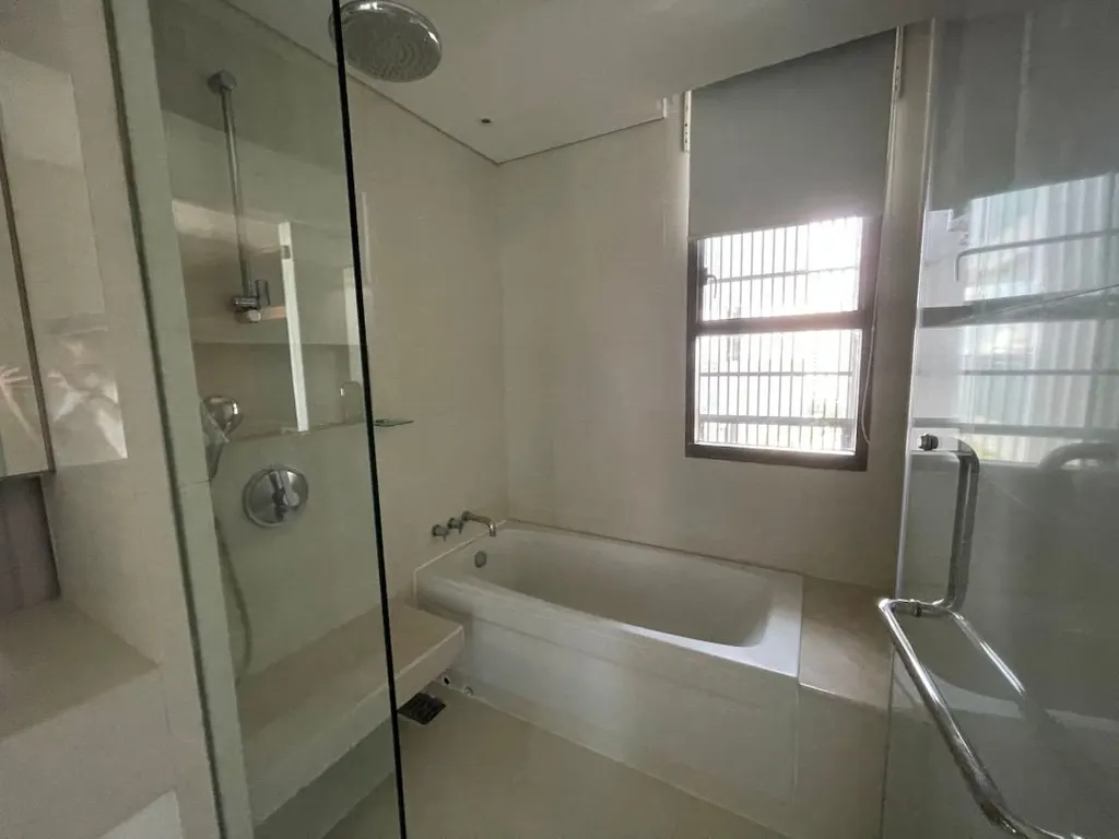 Photo 13 of listing DA-3373506: 2-bedroom condo (92 sq.m.) at Aequa Sukhumvit 49 Condominium
