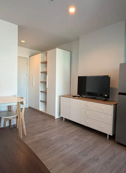 Photo 1 of listing DA-3373533: 1-bedroom condo (28 sq.m.) at Regent Home Bangna