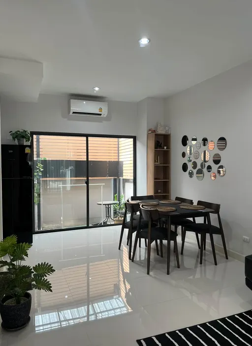 Photo 1 of listing DA-3373735: 2-bedroom townhouse (150 sq.m.) at Baan Klang Muang Rama 9-Krungthep Kreetha