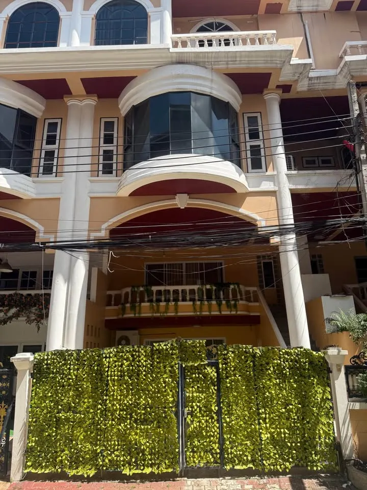 ภาพที่ 2 จากประกาศ DA-3374123 ทาวน์เฮาส์ 5 ห้องนอน 400 ตร.ม. เขตวัฒนา