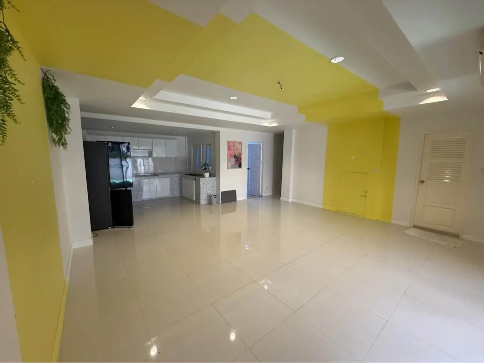 ภาพที่ 3 จากประกาศ DA-3374123 ทาวน์เฮาส์ 5 ห้องนอน 400 ตร.ม. เขตวัฒนา