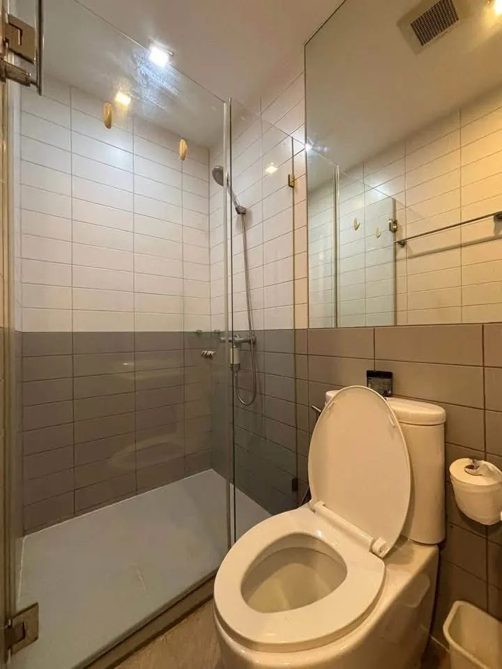 Salle de bain du condo de 1 chambre(s) (43 m²) à Ideo Mobi Sukhumvit 81