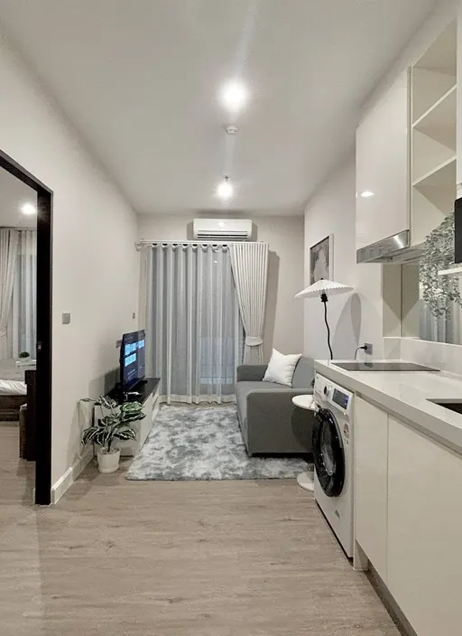 Photo 1 of listing DA-3374638: 1-bedroom condo (35 sq.m.) at The Sky Sukhumvit