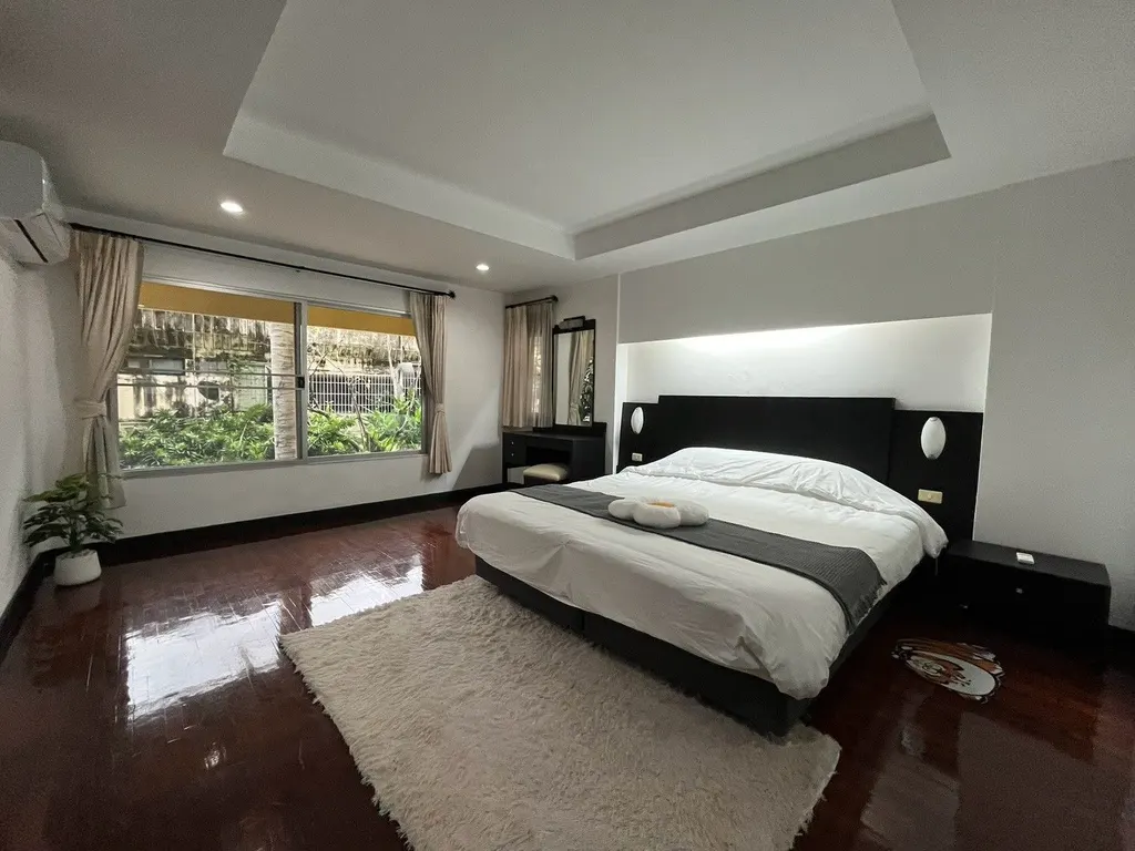 Photo 3 de l'annonce DA-3374966 : appartement de 3 chambres (200 m²) au Charktip Court