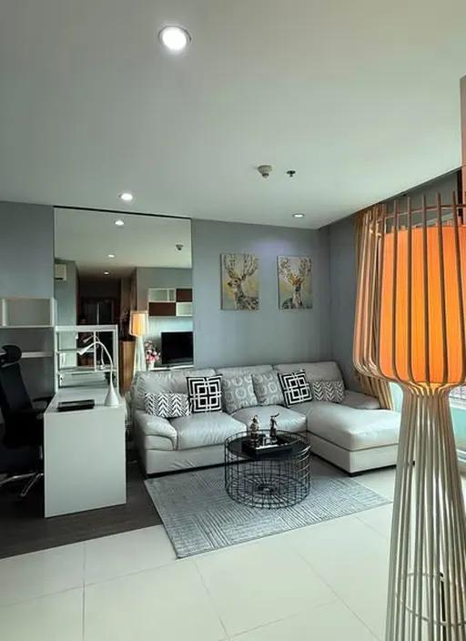 Photo 1 of listing DA-3375027: 2-bedroom condo (75 sq.m.) at Circle Condominium