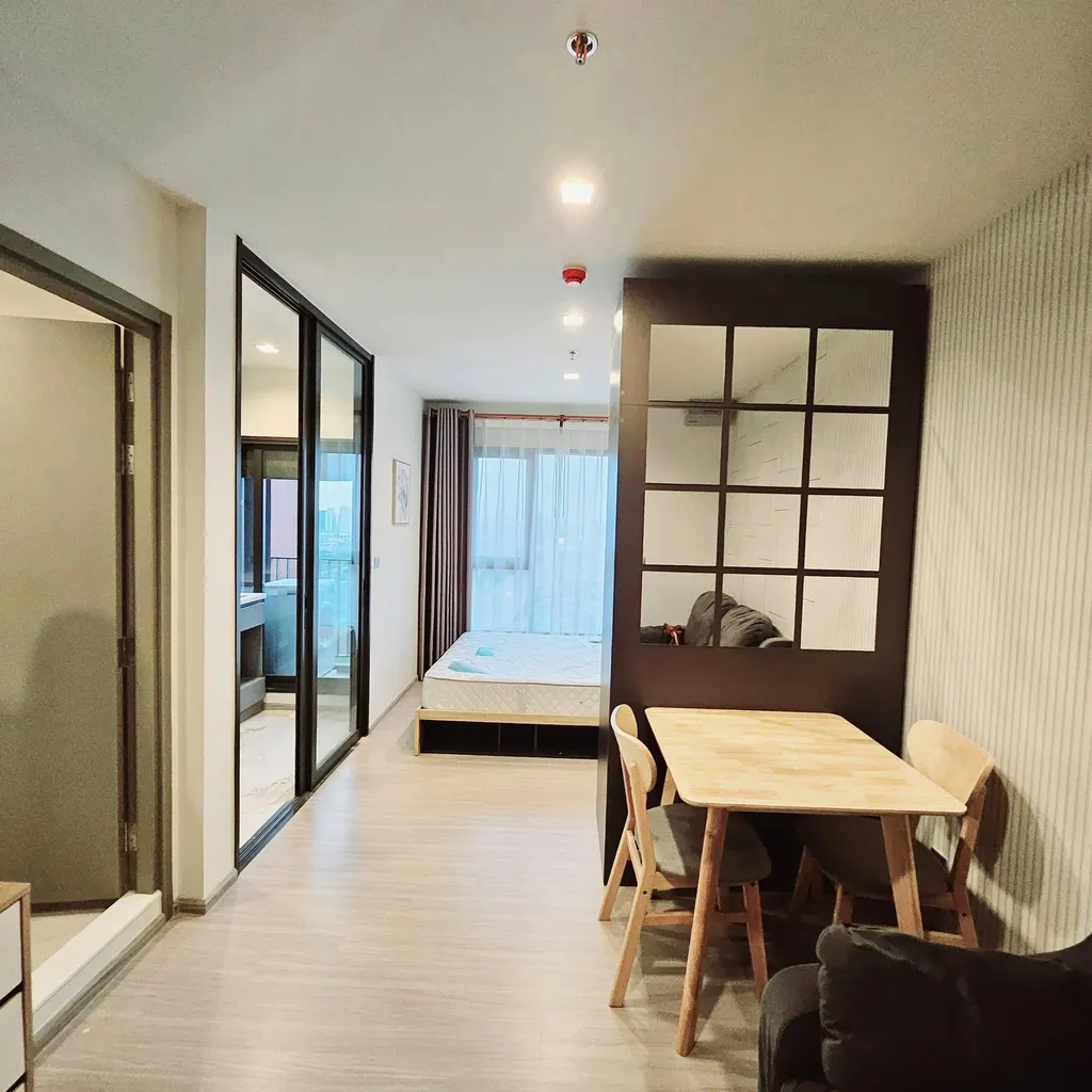 Photo 1 of listing DA-3375076: 1-bedroom condo (27 sq.m.) at Life Asoke Hype