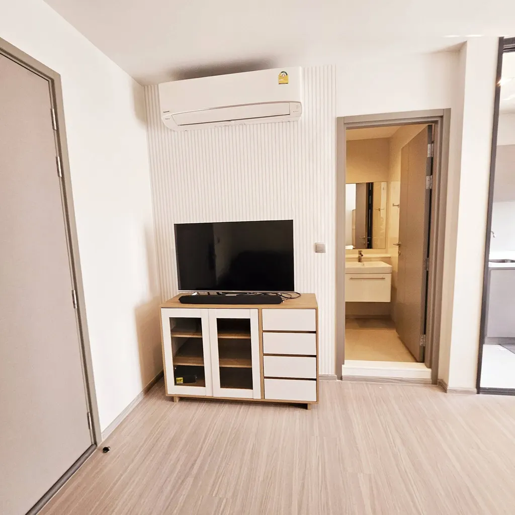Photo 3 of listing DA-3375076: 1-bedroom condo (27 sq.m.) at Life Asoke Hype