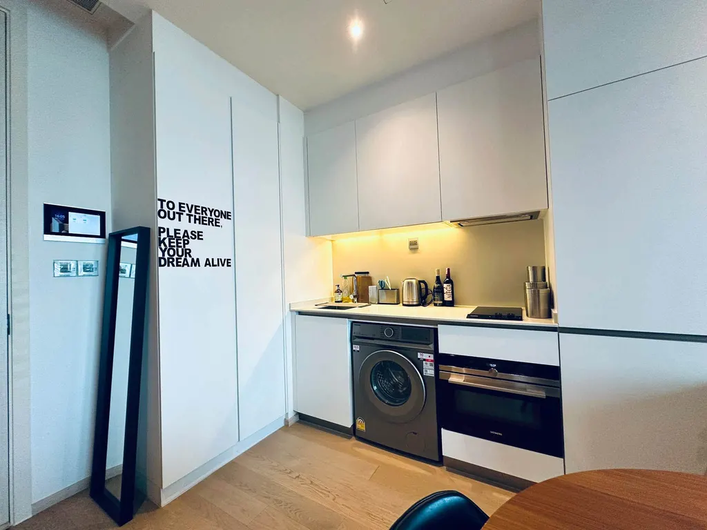 Photo 15 of listing DA-3375123: 1-bedroom condo (54 sq.m.) at The Strand Thonglor