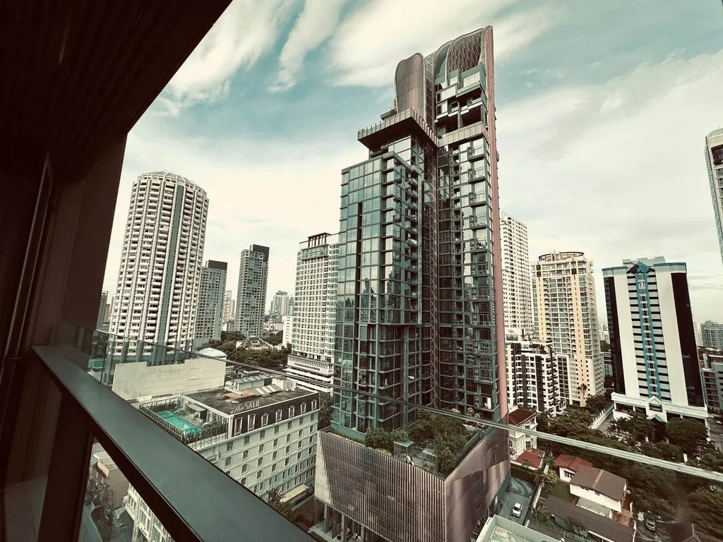 Photo 19 of listing DA-3375123: 1-bedroom condo (54 sq.m.) at The Strand Thonglor