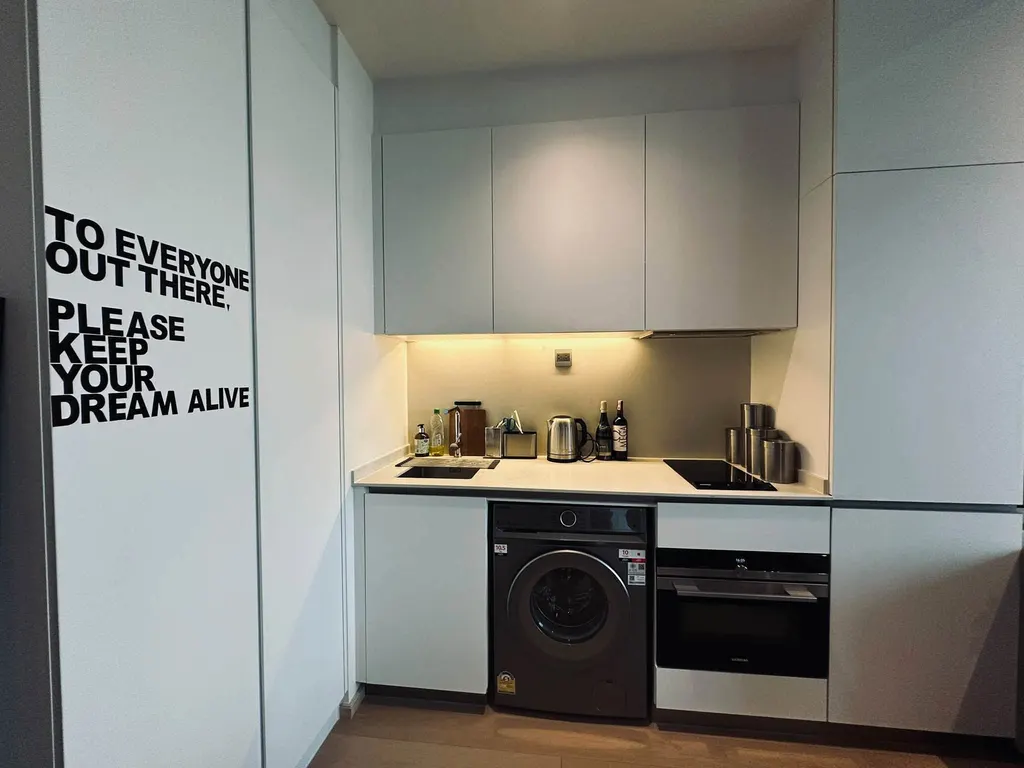 Photo 8 of listing DA-3375123: 1-bedroom condo (54 sq.m.) at The Strand Thonglor