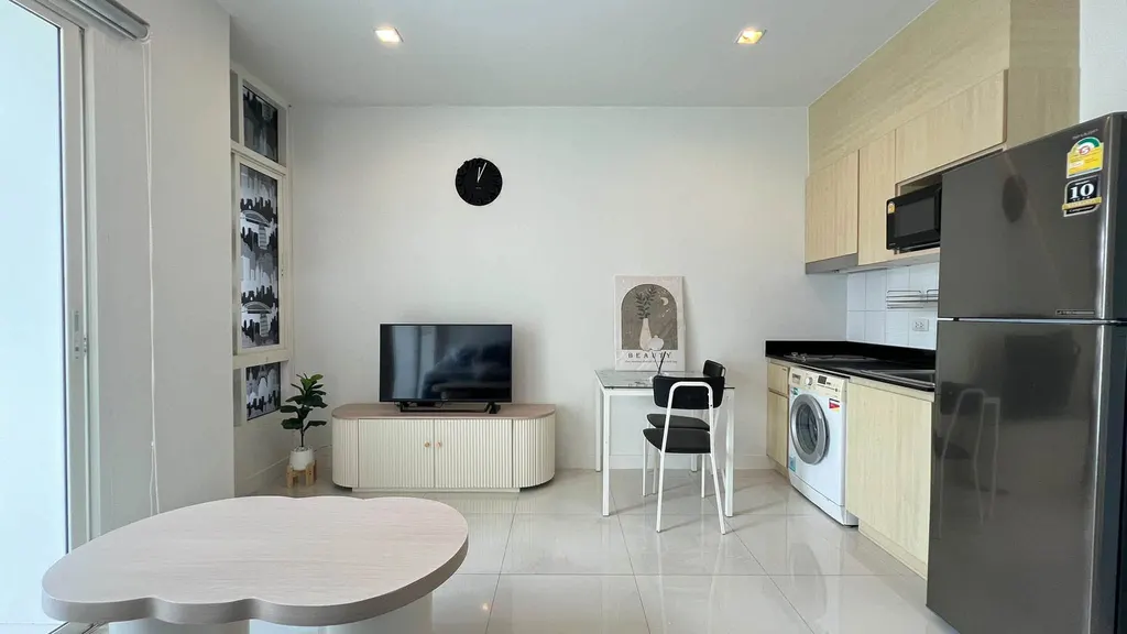 Photo 2 of listing DA-3376533: 1-bedroom condo (34.26 sq.m.) at Ideo Verve Sukhumvit