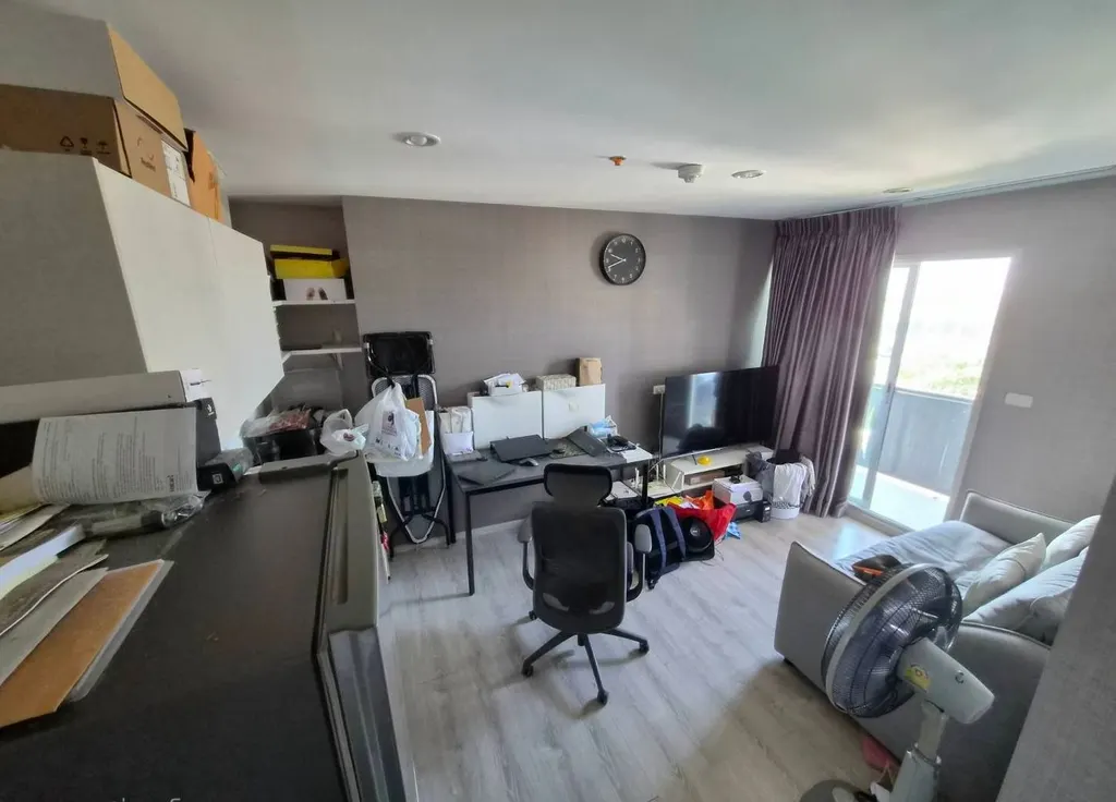 Photo 1 of listing DA-3376655: 1-bedroom condo (32.5 sq.m.) at Chewathai Phetkasem 27
