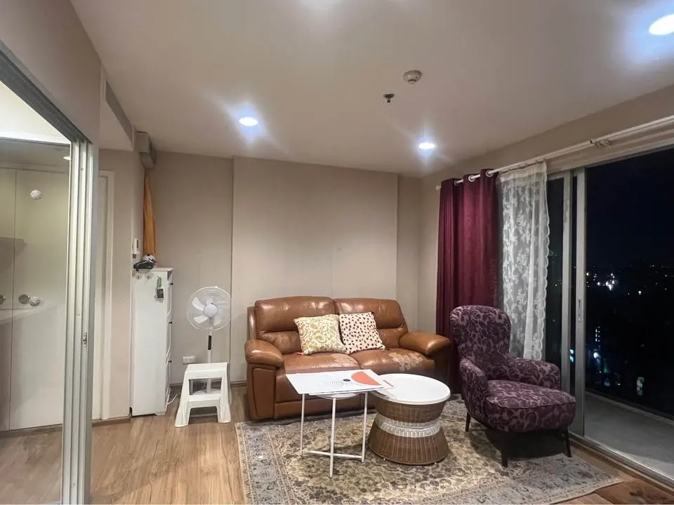 Photo 1 of listing DA-3376939: 2-bedroom condo (60 sq.m.) at Fuse Chan-Sathorn