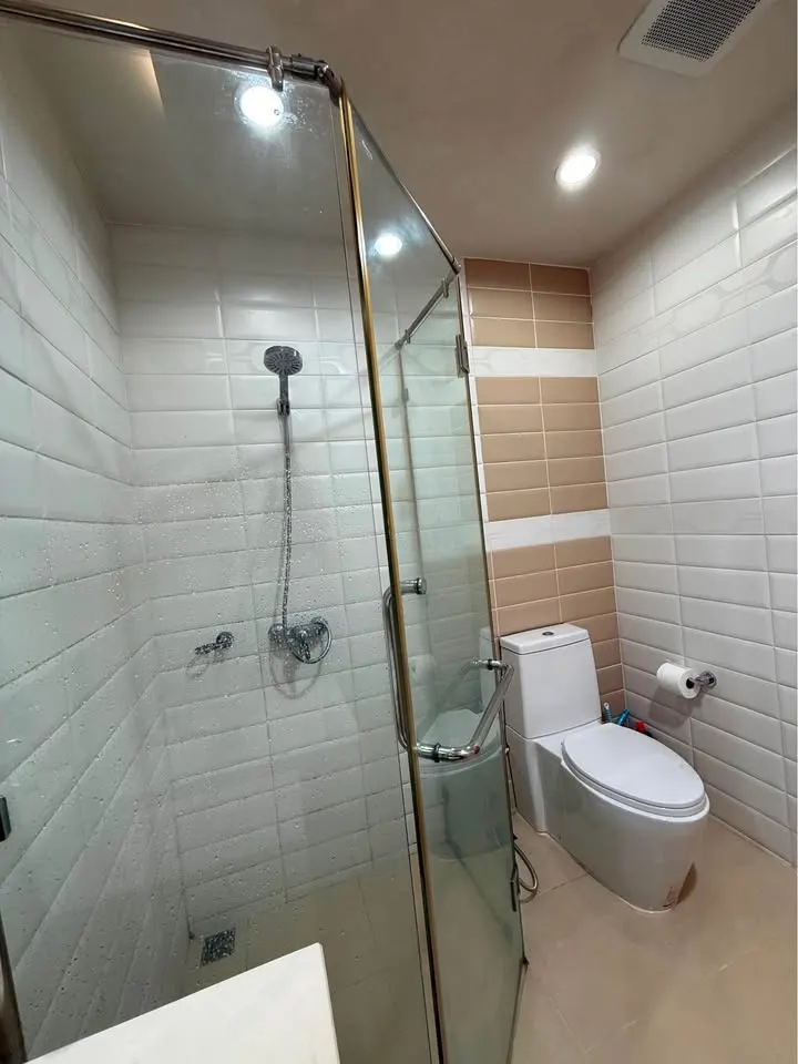 Salle de bains (vue 6) de l'appartement 2 chambre(s) (75 m²) à Circle Condominium