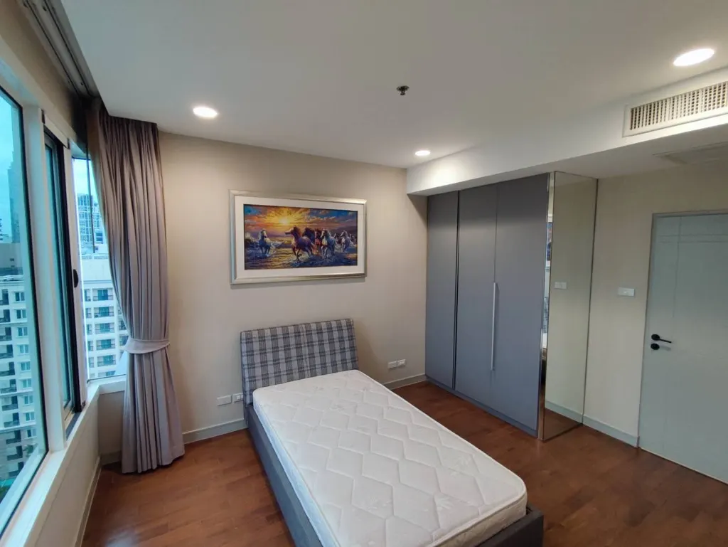 Photo 10 of listing DA-3377650: 3-bedroom condo (145.56 sq.m.) at Baan Siri 24
