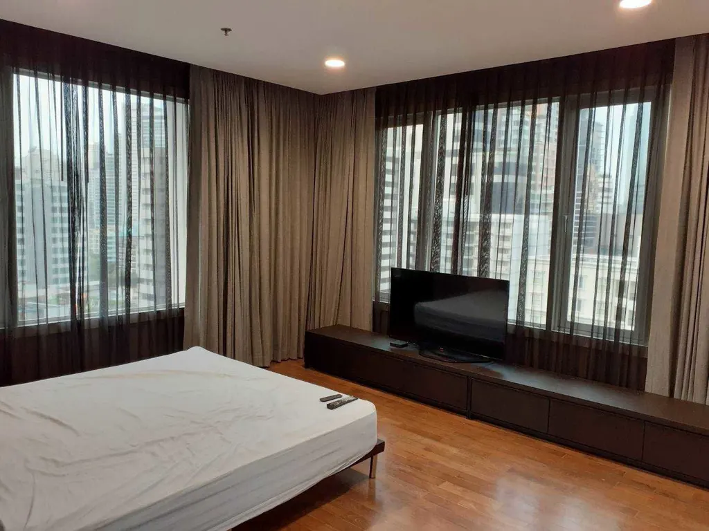 Photo 3 of listing DA-3377650: 3-bedroom condo (145.56 sq.m.) at Baan Siri 24