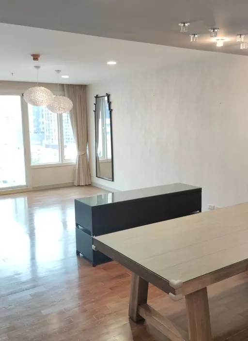 Photo 1 of listing DA-3377650: 3-bedroom condo (145.56 sq.m.) at Baan Siri 24