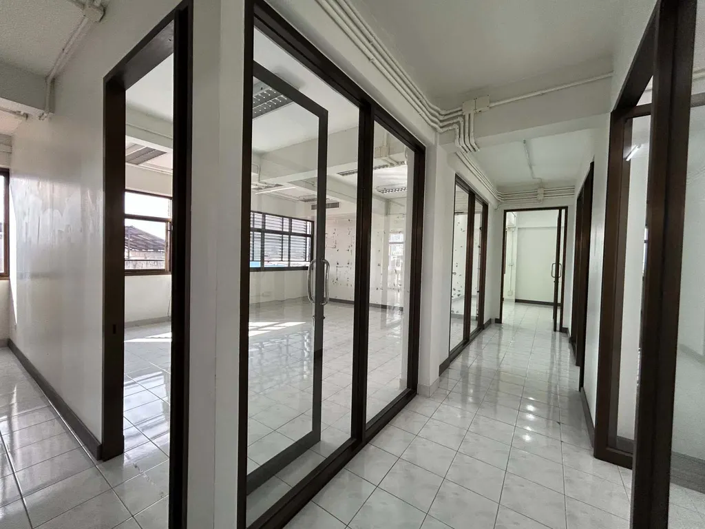 Photo 3 de l'annonce DA-3380355 : local commercial (shophouse) (675 m²)