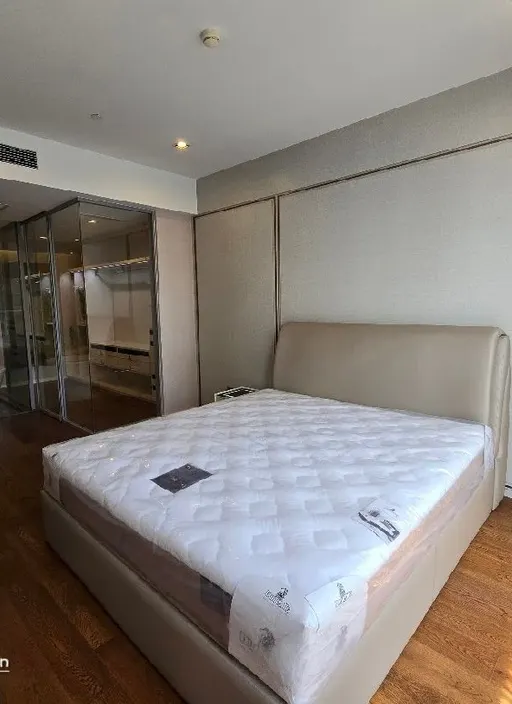Photo 1 of listing DA-3380688: 2-bedroom condo (118 sq.m.) at The Bangkok Sathorn