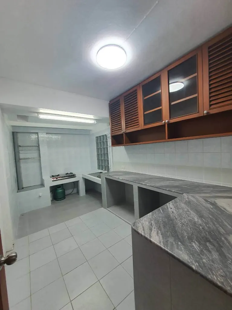 Photo 8 de l'annonce DA-3381380 : maison de ville de 3 chambres (96 m²)