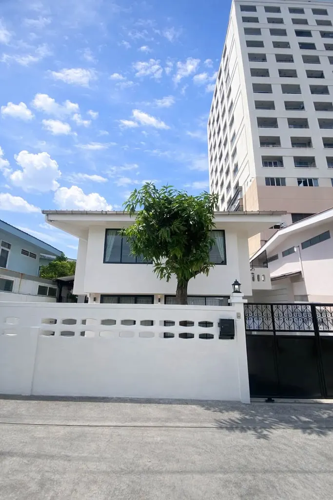 Photo 1 of listing DA-3381663: 5-bedroom house (300 sq.m.)