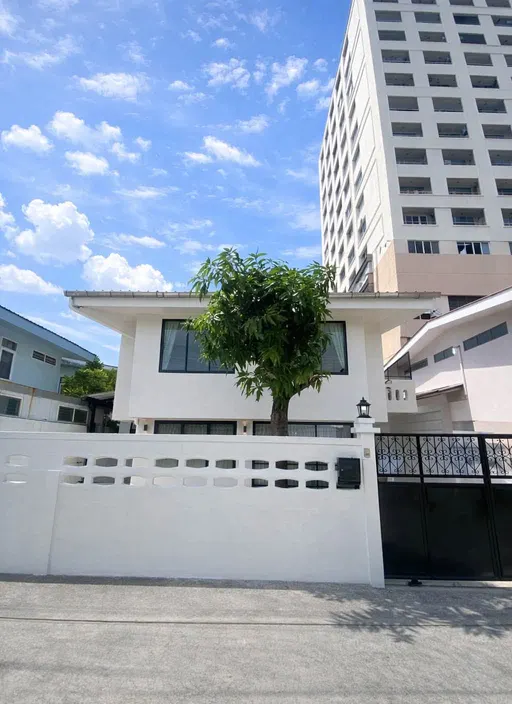 Photo 1 of listing DA-3381663: 5-bedroom house (300 sq.m.)
