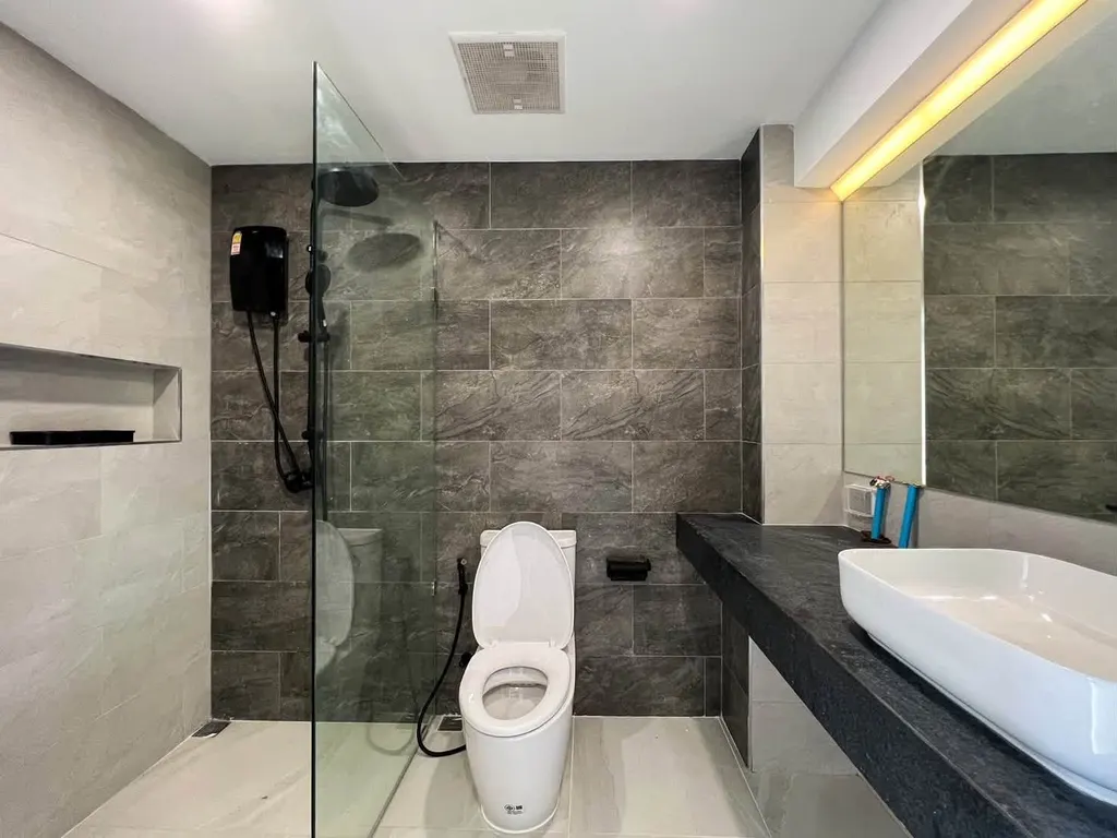 Photo 11 de l'annonce DA-3382754 : maison de ville de 4 chambres (200 m²)