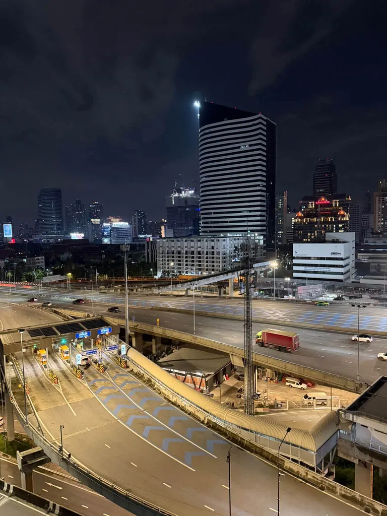 Photo 9 of listing DA-3382832: 2-bedroom condo (70 sq.m.) at Ideo Rama 9 - Asoke