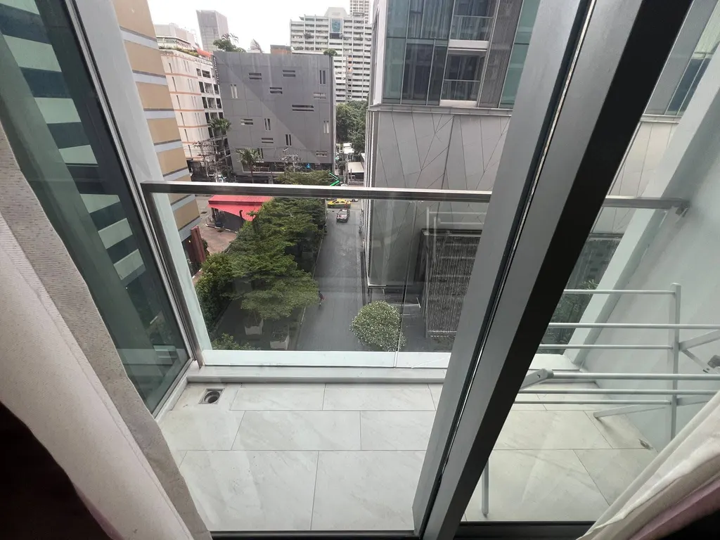 Photo 5 of listing DA-3383469: 2-bedroom condo (58 sq.m.) at Hyde Sukhumvit 11
