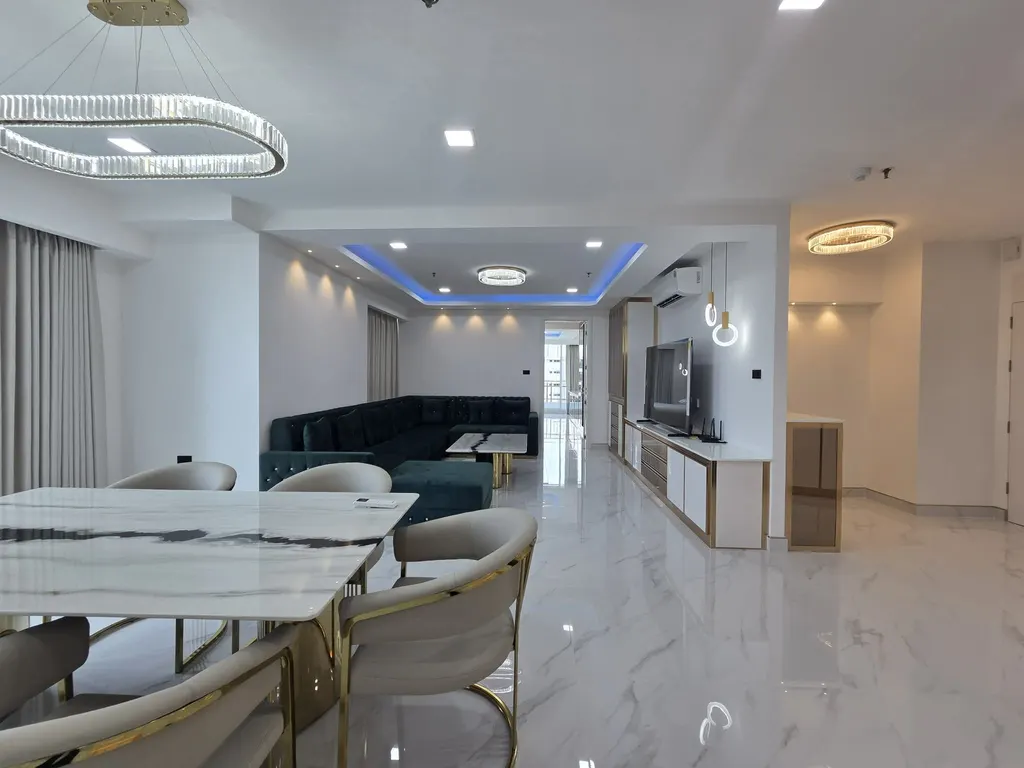 Photo 1 of listing DA-3384455: 2-bedroom condo (127 sq.m.) at Supalai Prima Riva Rama 3 - Narathiwas