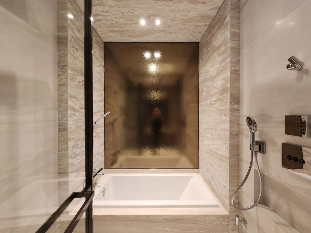 Photo 11 of listing DA-3385819: 1-bedroom condo (82 sq.m.) at SCOPE Langsuan
