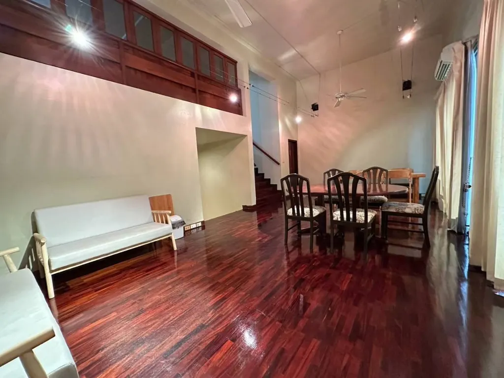 Photo 5 of listing DA-3386490: 5-bedroom townhouse (550 sq.m.) in Phrom Phong