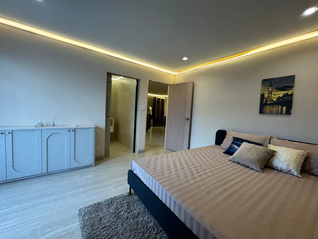 Photo 12 of listing DA-3387380: 2-bedroom condo (74.25 sq.m.) at Phasuk Place
