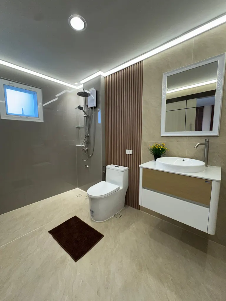 Photo 8 of listing DA-3387380: 2-bedroom condo (74.25 sq.m.) at Phasuk Place