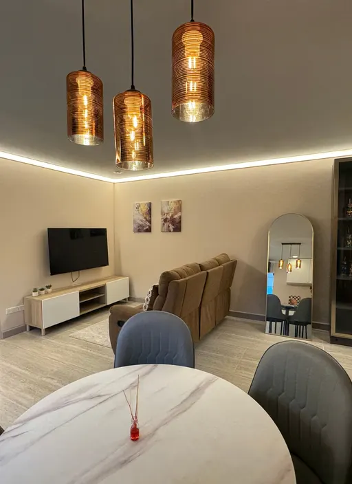 Photo 1 of listing DA-3387380: 2-bedroom condo (74.25 sq.m.) at Phasuk Place
