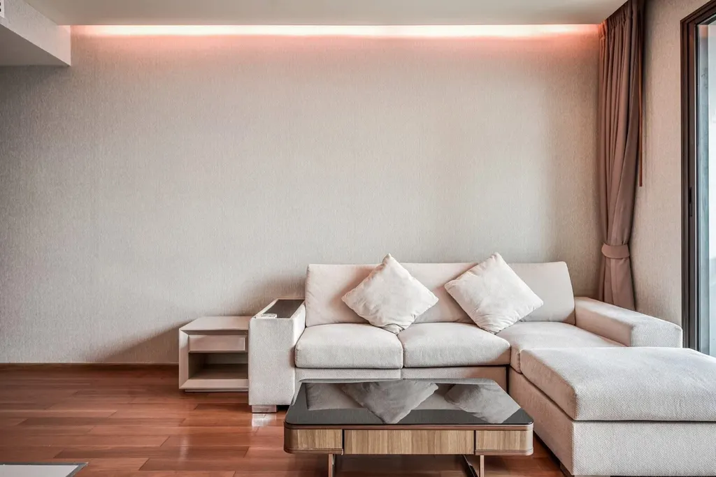 Living room (view 2) of the 2-bedroom condo (80 sq.m.) at The Address Sathorn