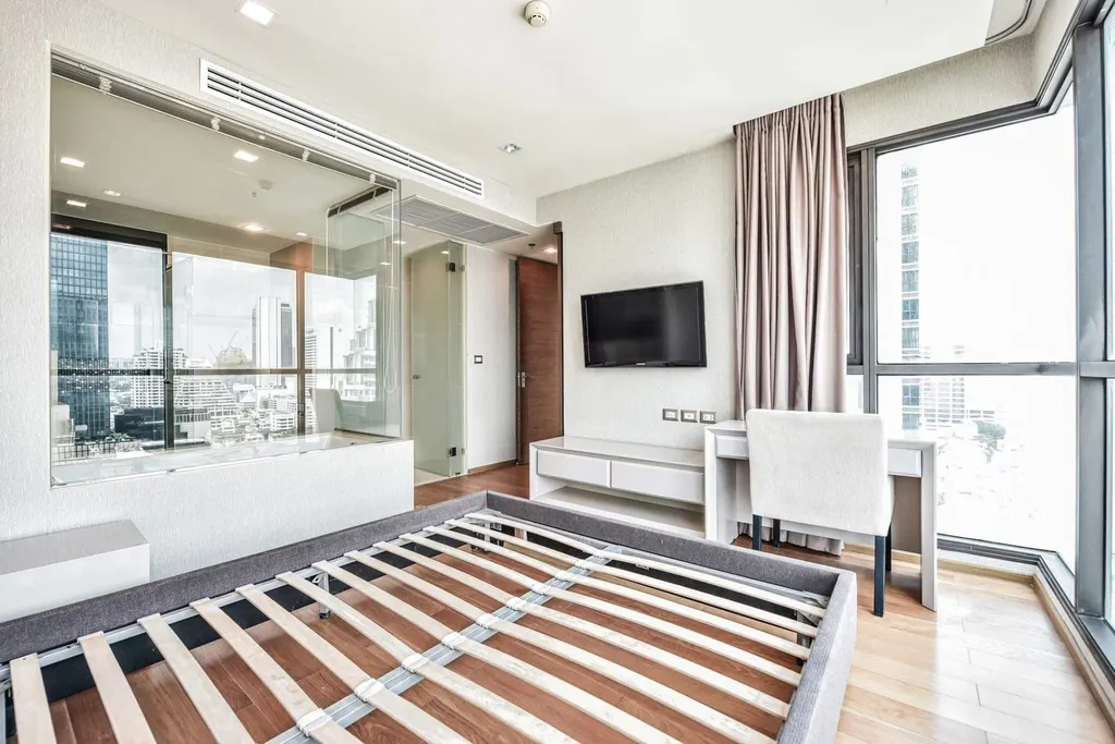 Bedroom of the 2-bedroom condo (80 sq.m.) at The Address Sathorn
