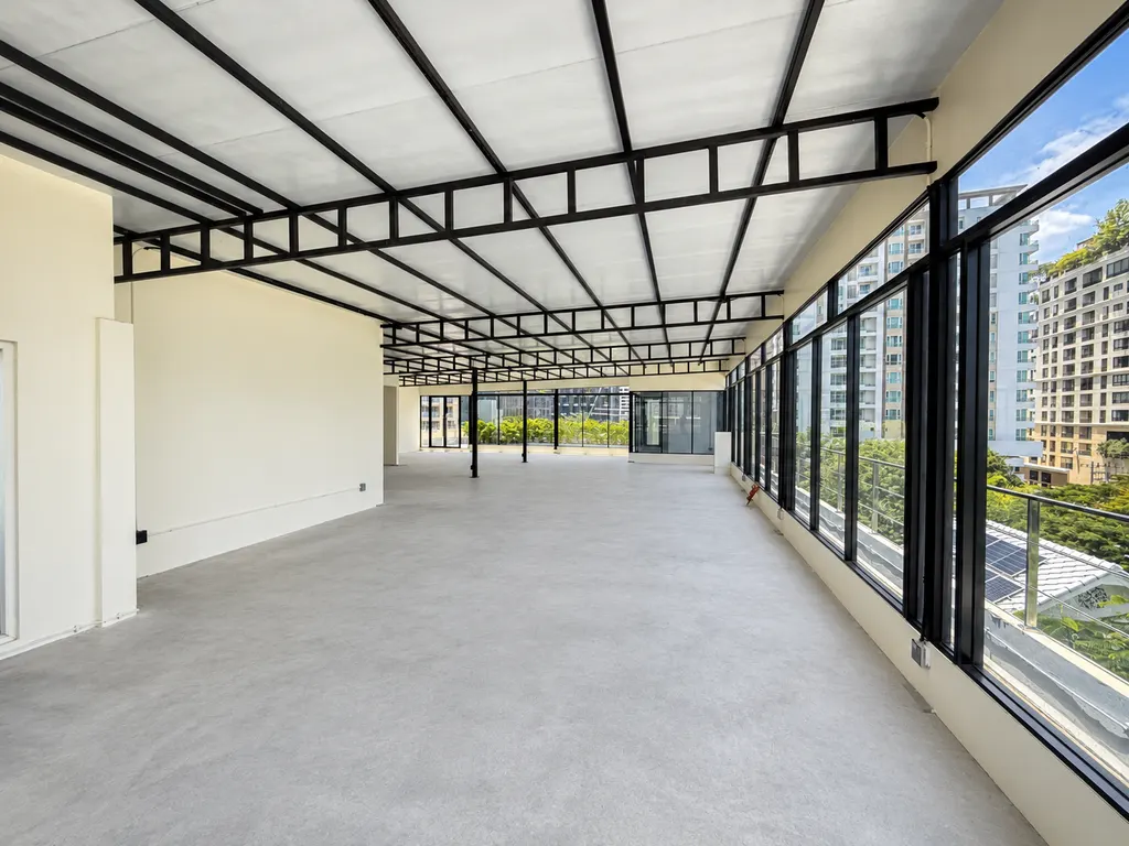 Photo 3 of listing DA-3390245: commercial building (shophouse) (300 sq.m.) in Phrom Phong