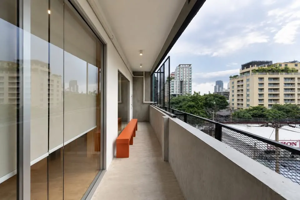 Photo 3 of listing DA-3390258: commercial building (shophouse) (140 sq.m.) in Phrom Phong