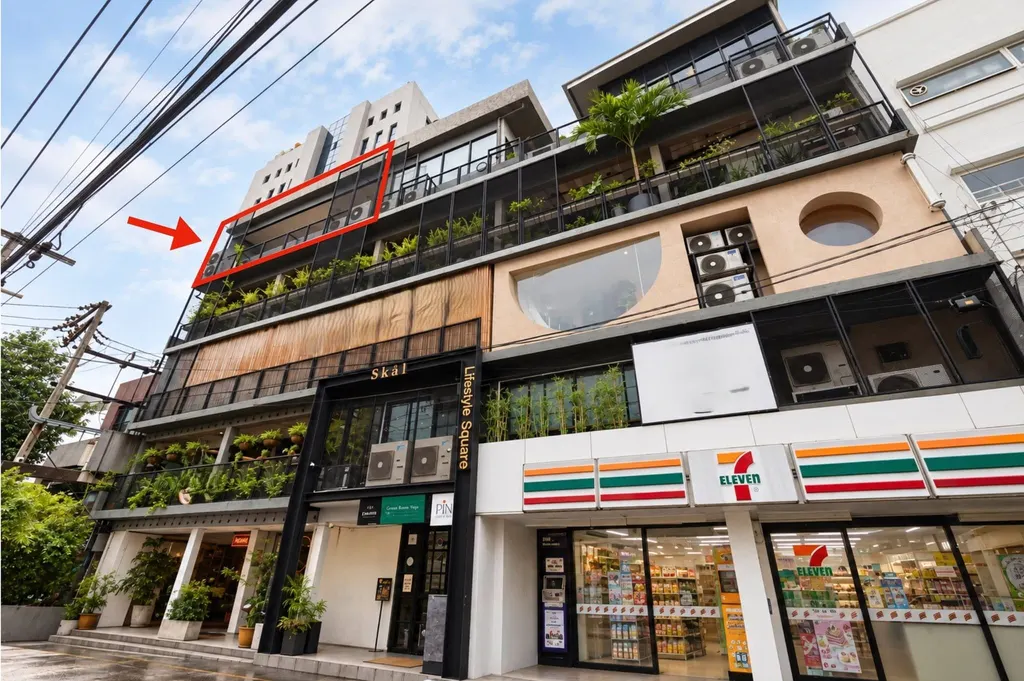 Photo 8 of listing DA-3390258: commercial building (shophouse) (140 sq.m.) in Phrom Phong