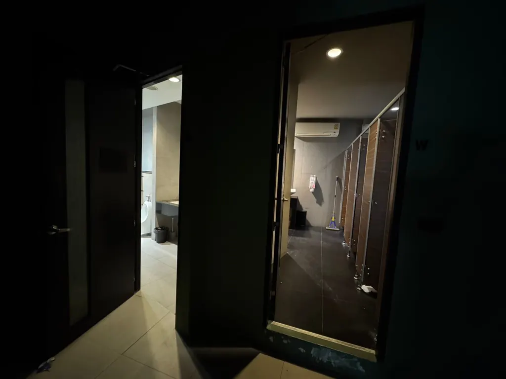 Bathroom (view 2) of the commercial building (shophouse) (330 sq.m.)