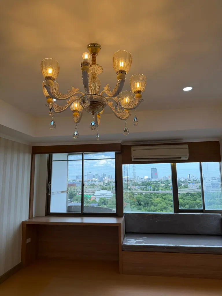 Living room (view 5) of the 1-bedroom condo (33.52 sq.m.) at Royal Nine Residence