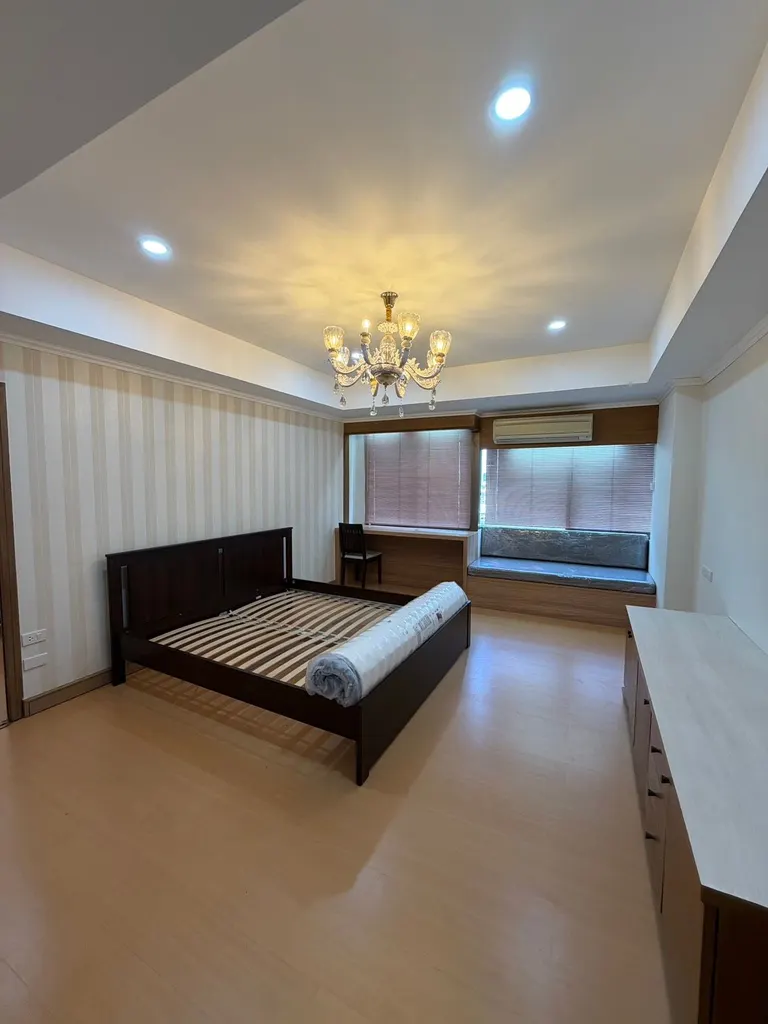 Bedroom of the 1-bedroom condo (33.52 sq.m.) at Royal Nine Residence