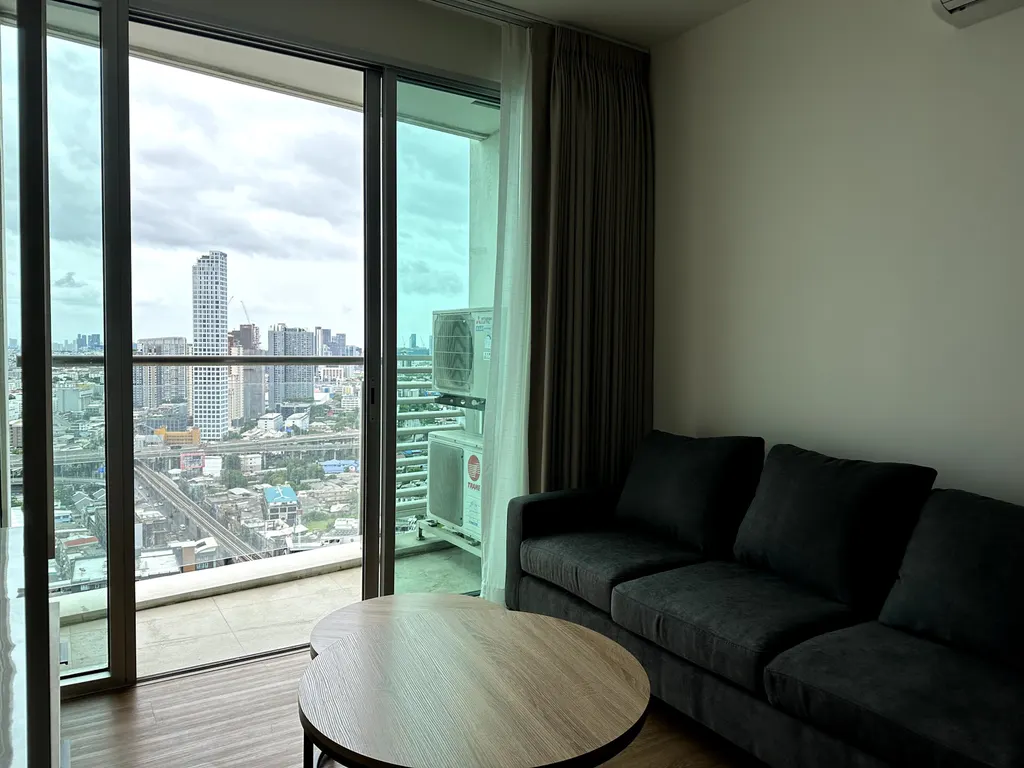 Photo 3 of listing DA-3391775: 3-bedroom condo (101.05 sq.m.) at Sky Walk Residences