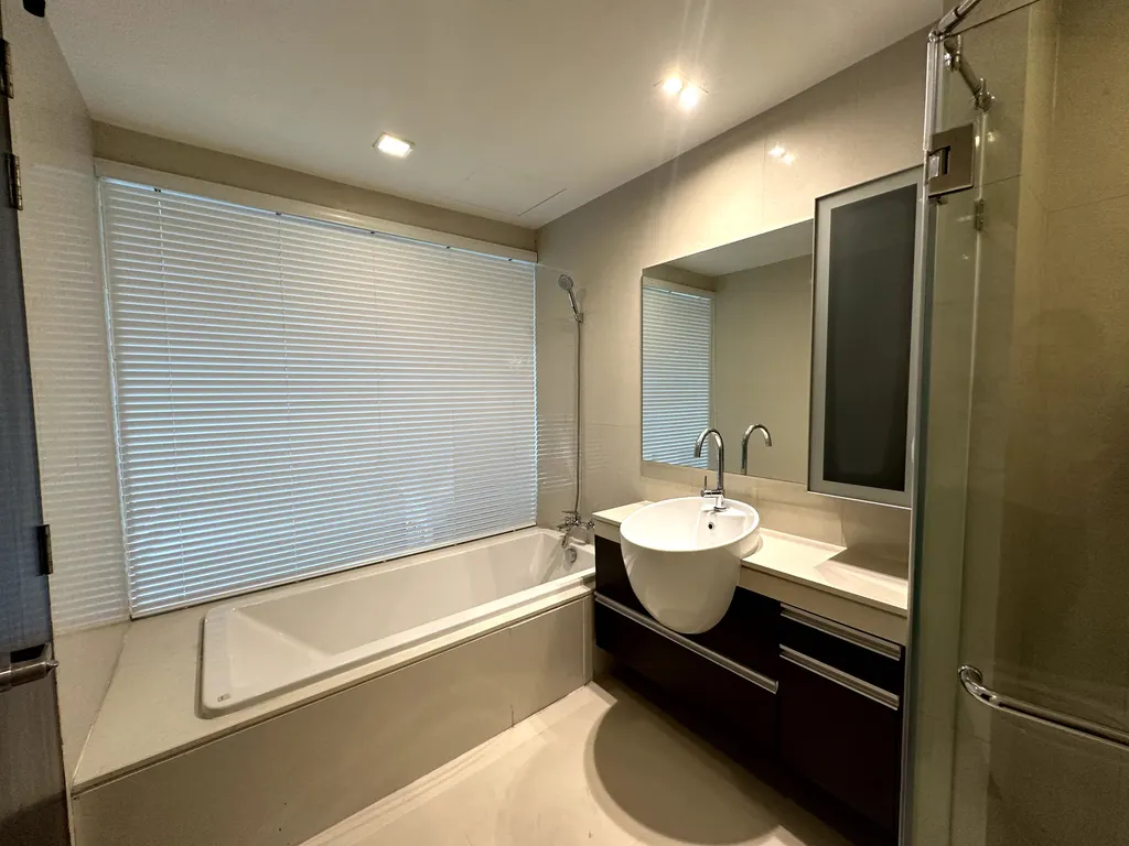 Photo 7 of listing DA-3391775: 3-bedroom condo (101.05 sq.m.) at Sky Walk Residences