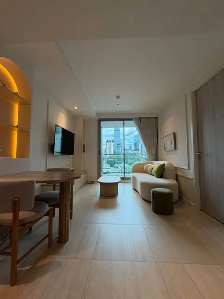 Photo 1 of listing DA-3391779: 1-bedroom condo (48 sq.m.) at CRAFT Ploenchit