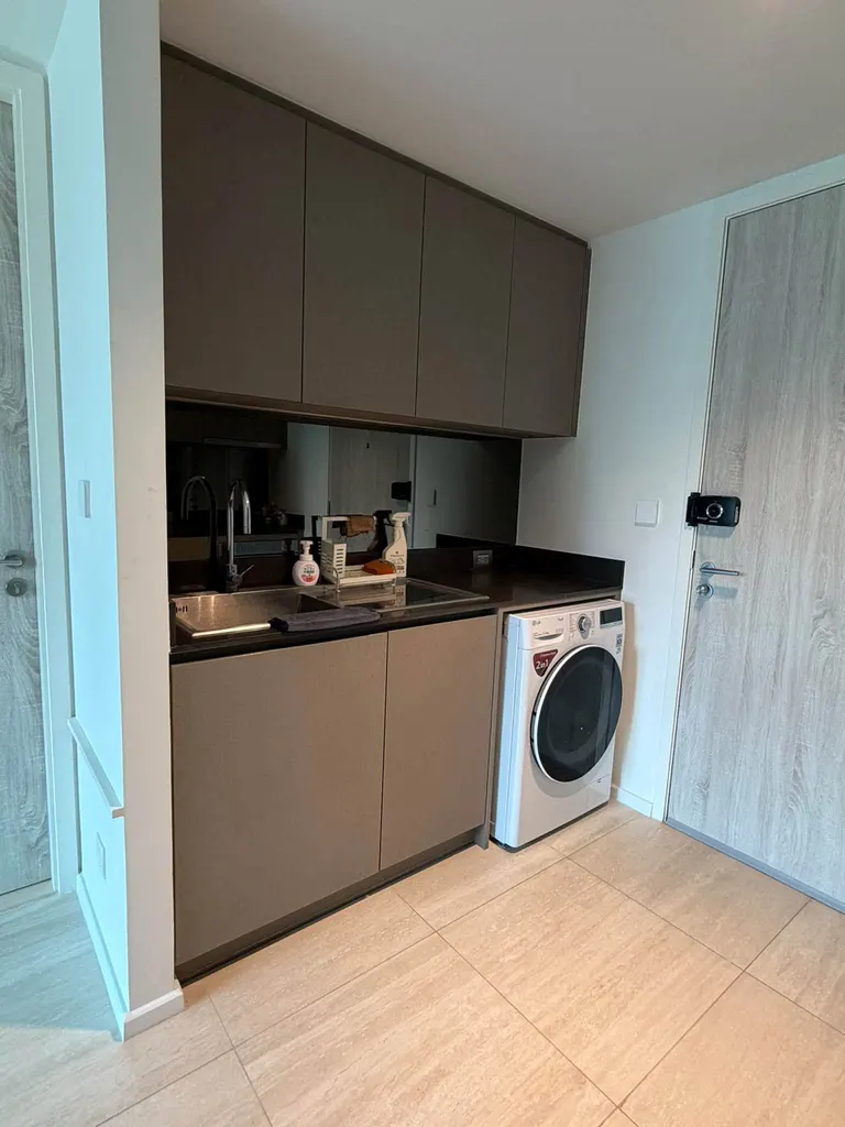 Photo 13 of listing DA-3391779: 1-bedroom condo (48 sq.m.) at CRAFT Ploenchit