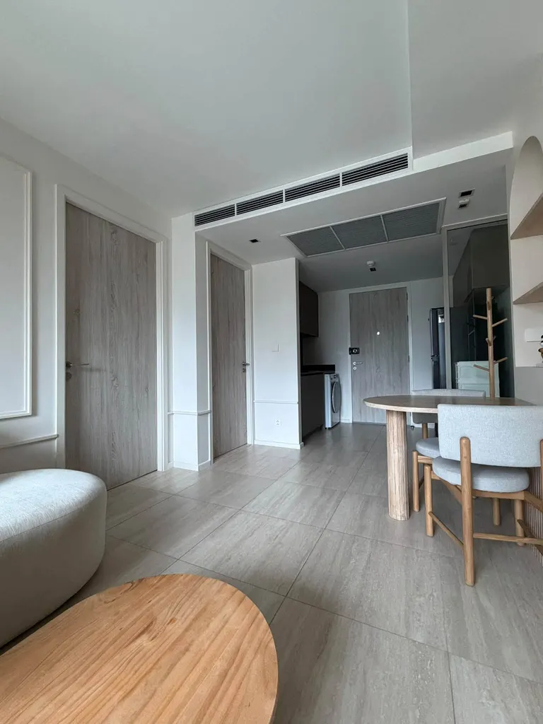 Photo 5 of listing DA-3391779: 1-bedroom condo (48 sq.m.) at CRAFT Ploenchit