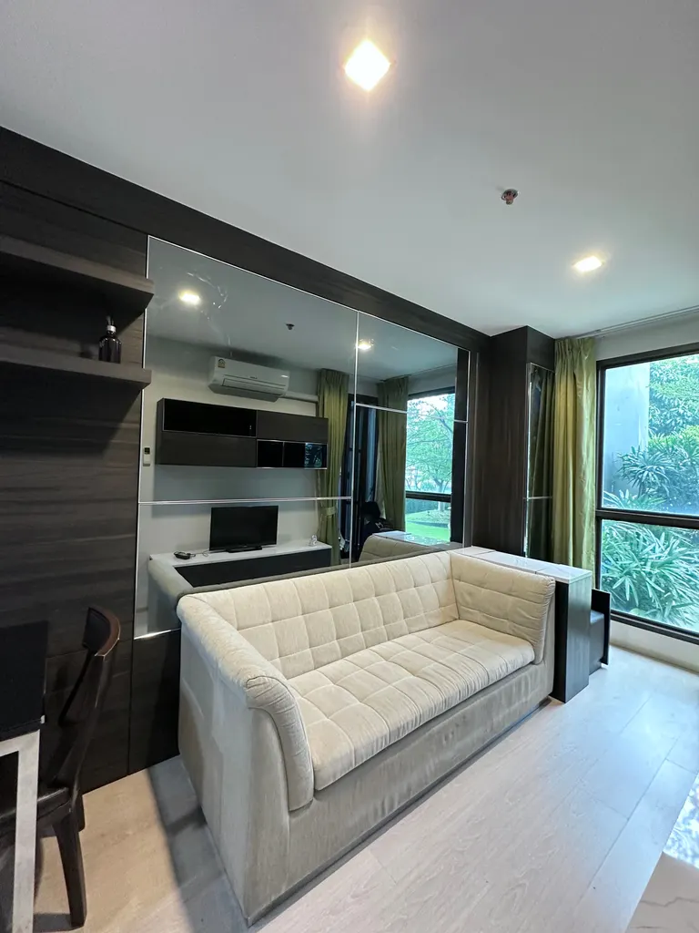 Photo 1 of listing DA-3391787: 1-bedroom condo (35 sq.m.) at Rhythm Sukhumvit 44/1